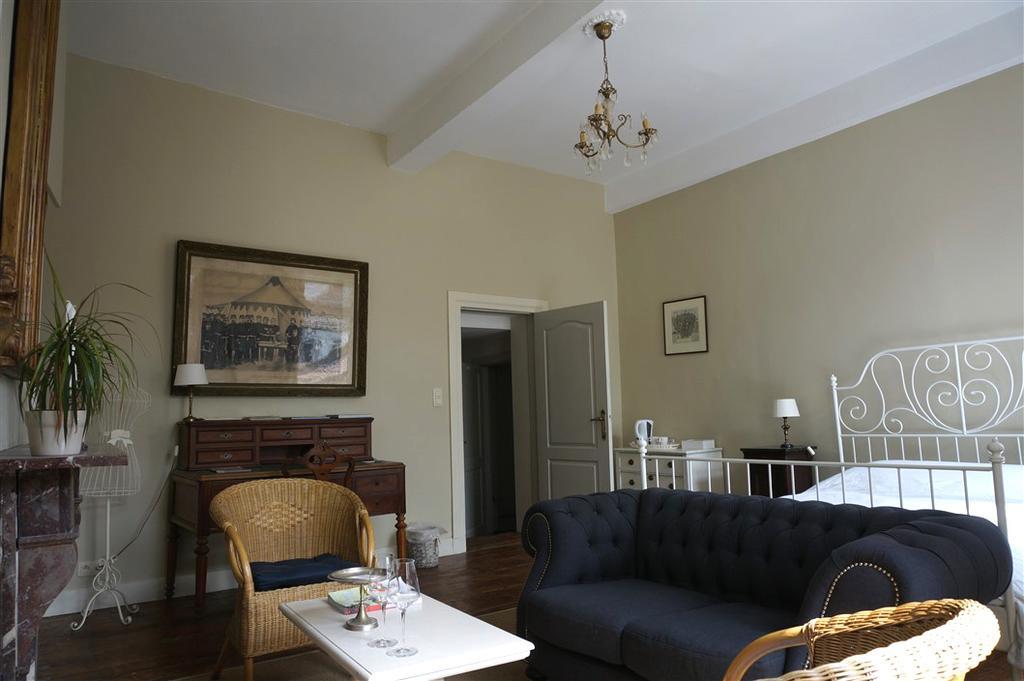 Huis Van Loon Looz Extérieur photo